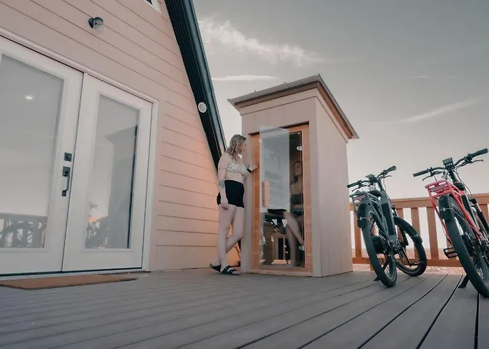 Grand Canyon A-frame Hot-tub & Sauna * Williams